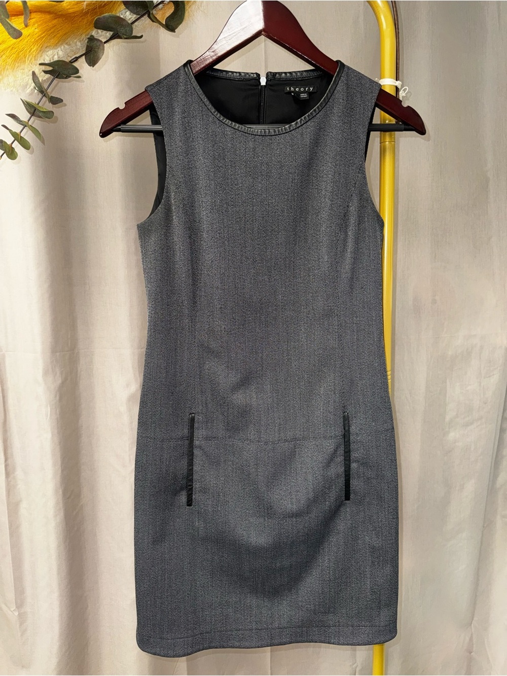 Theory Dress Women Gray Wool Blend Sheath Career Office Sleeveless Zip Up Sz 0